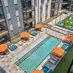 Modern Nulu 2Br Cozysuites 01