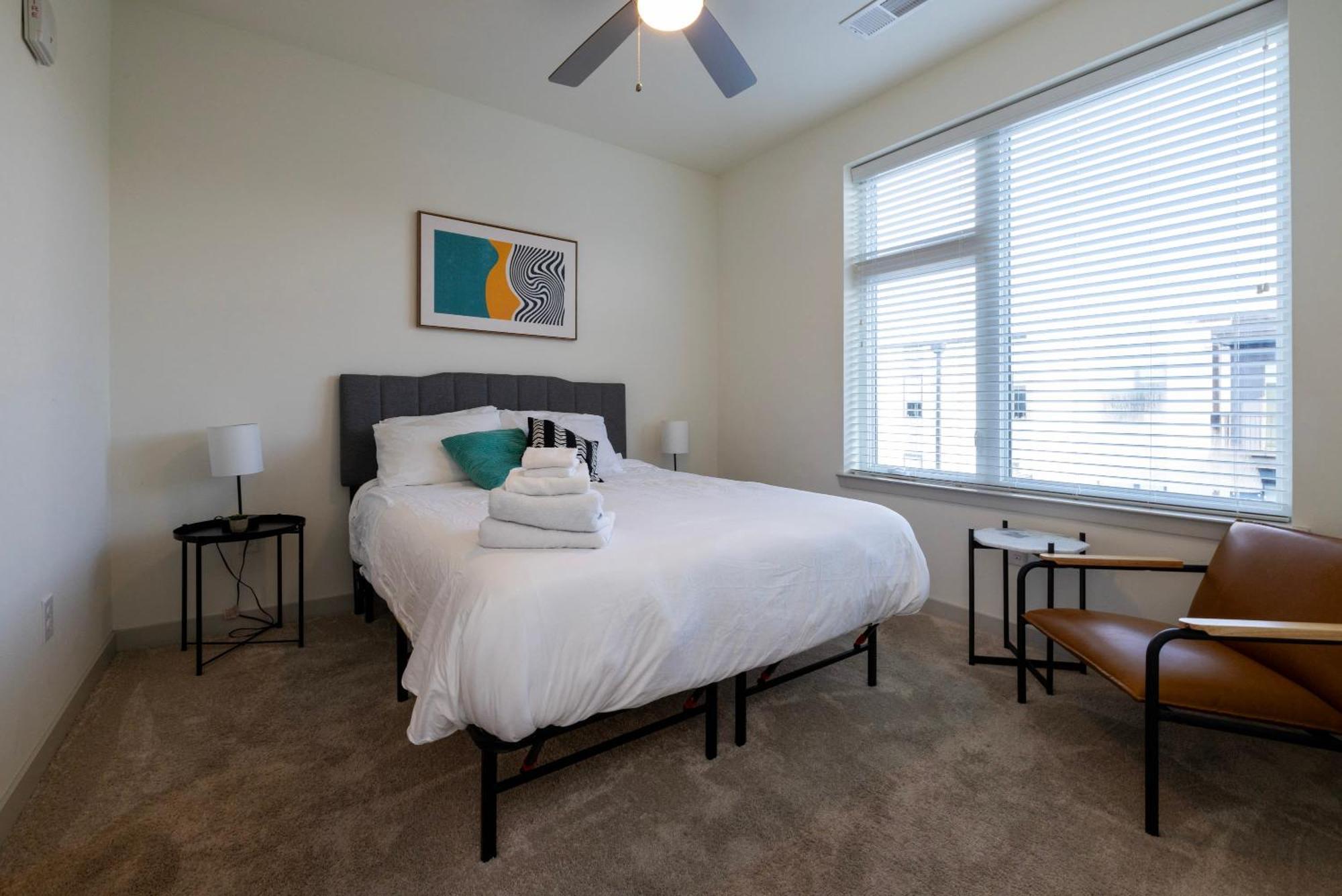 Modern Nulu 2br Cozysuites 01 Apartment Louisville