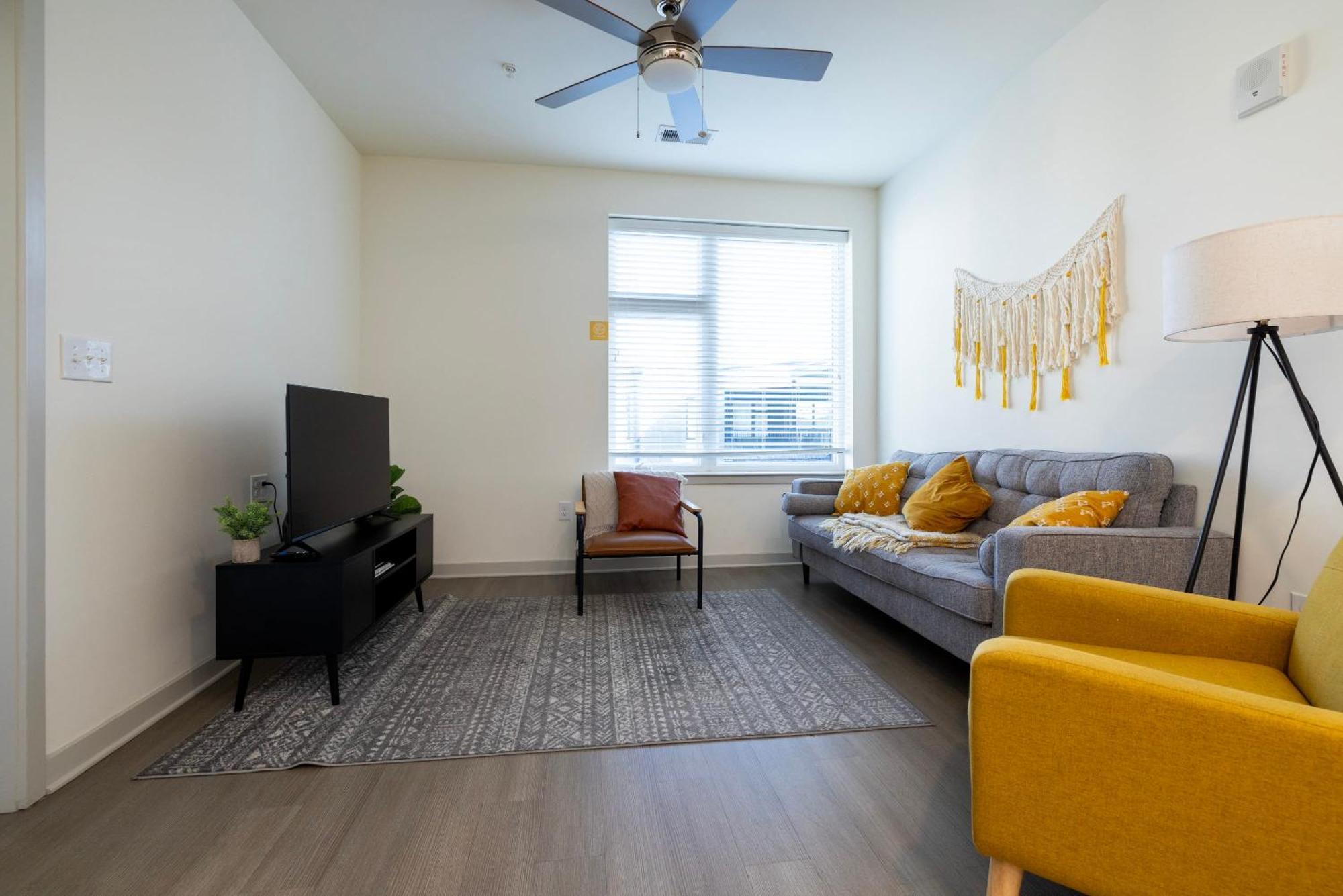 Modern Nulu 2br Cozysuites 01 *